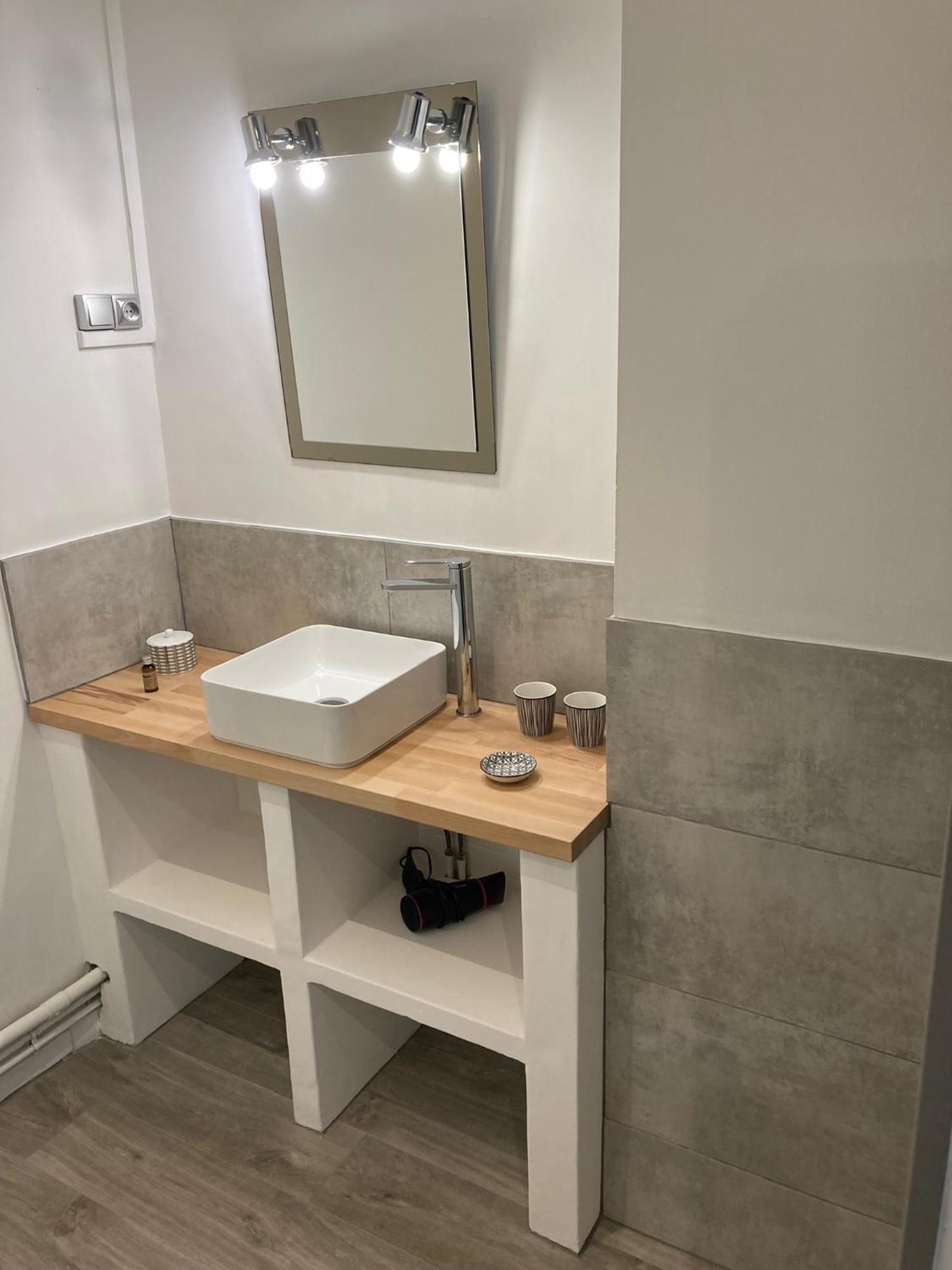 Apartment Shower